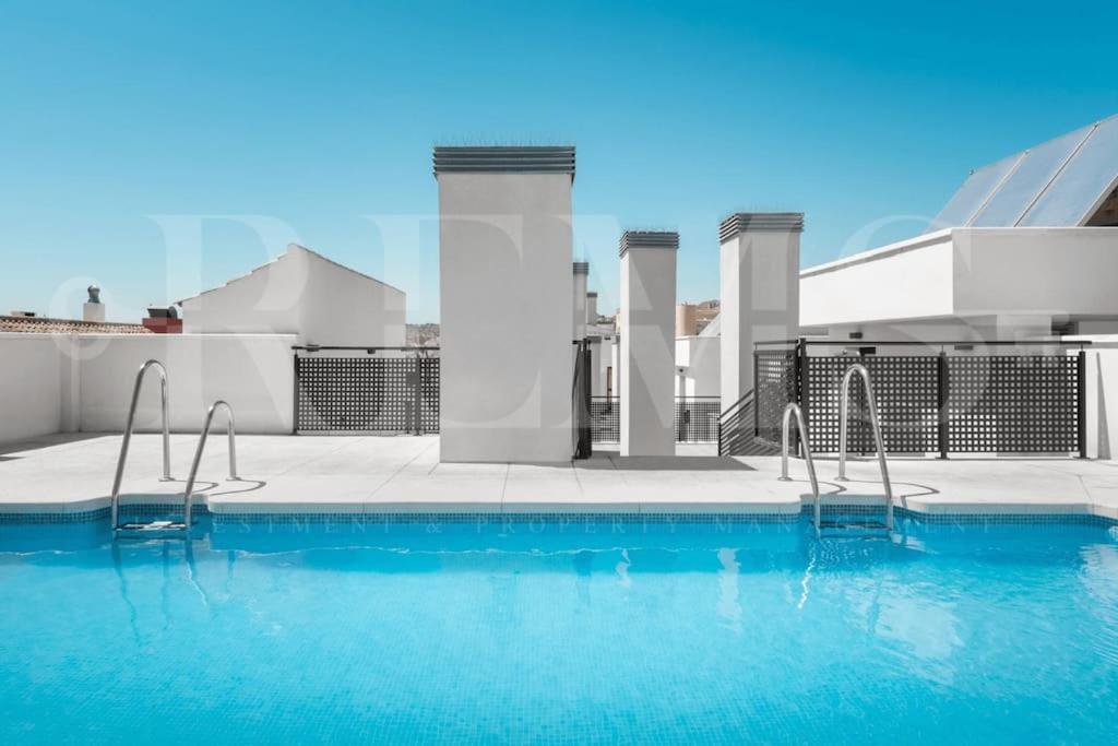 Cozy Apartment With Parking In The Center By Rems Málaga Buitenkant foto