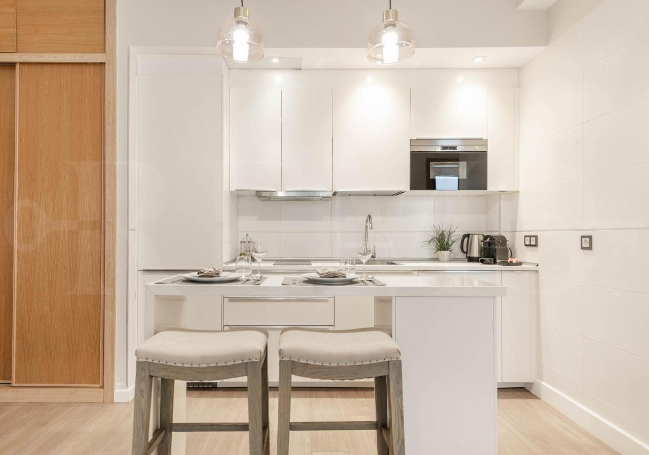 Cozy Apartment With Parking In The Center By Rems Málaga Buitenkant foto