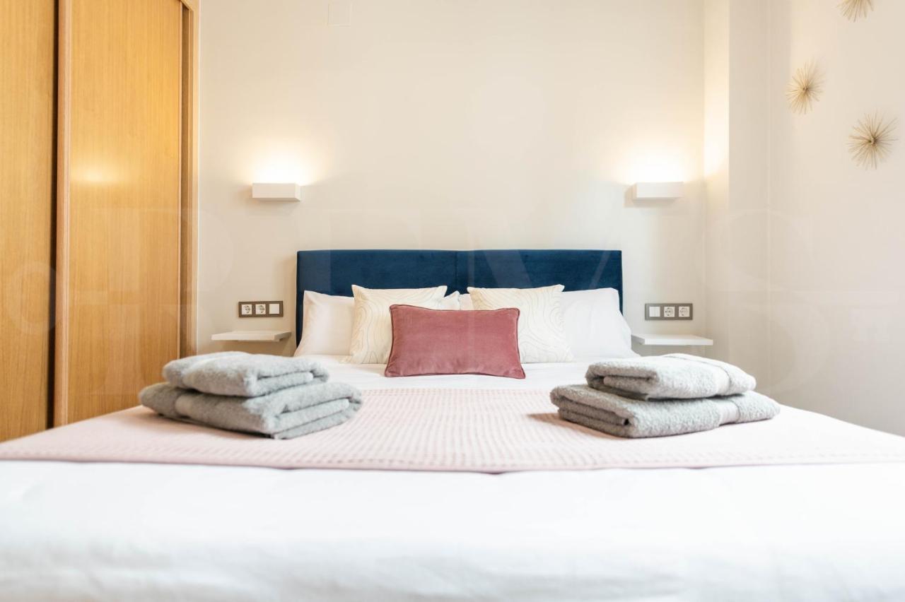 Cozy Apartment With Parking In The Center By Rems Málaga Buitenkant foto