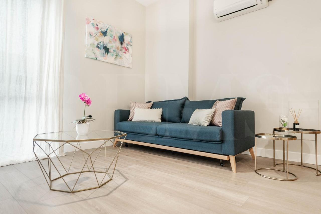 Cozy Apartment With Parking In The Center By Rems Málaga Buitenkant foto