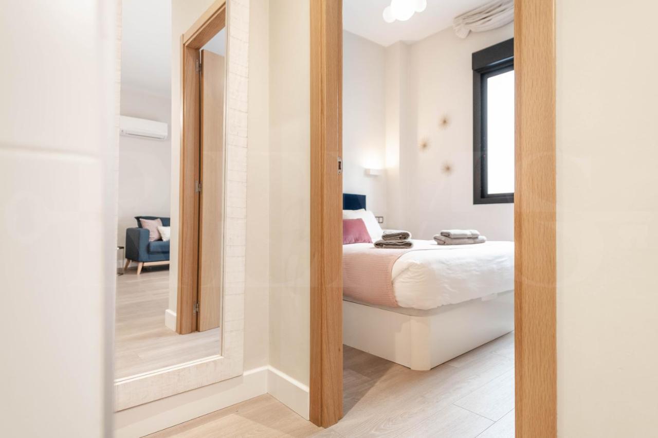 Cozy Apartment With Parking In The Center By Rems Málaga Buitenkant foto