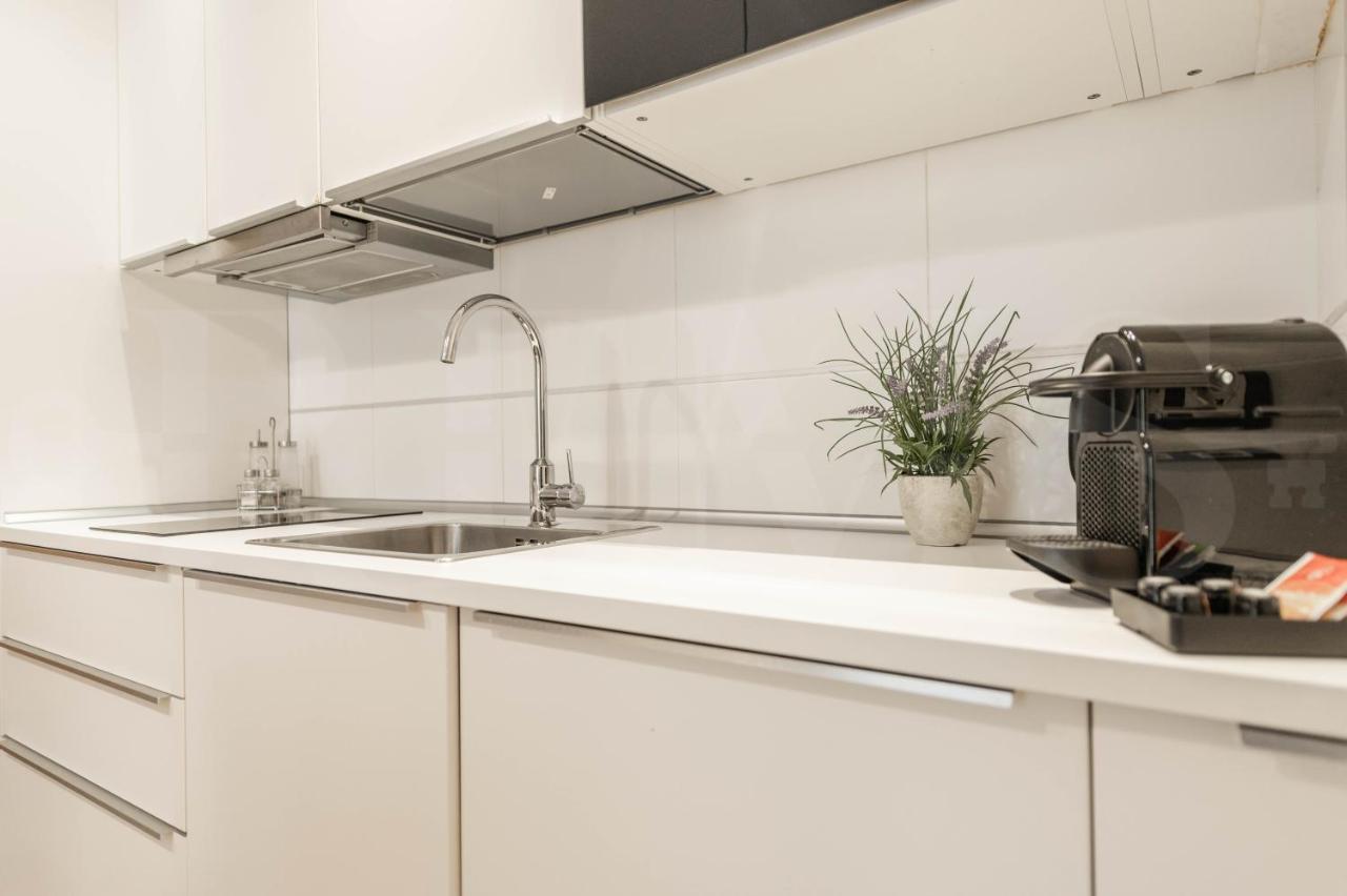Cozy Apartment With Parking In The Center By Rems Málaga Buitenkant foto